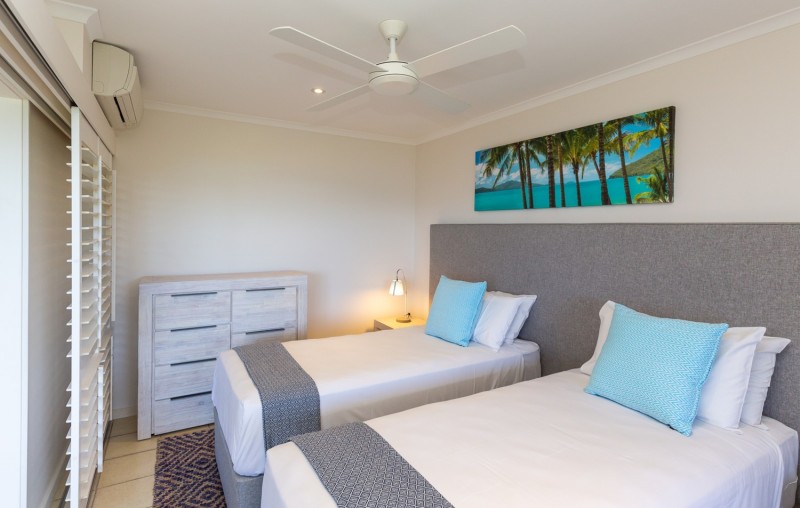 Poinciana 205 HR 0005