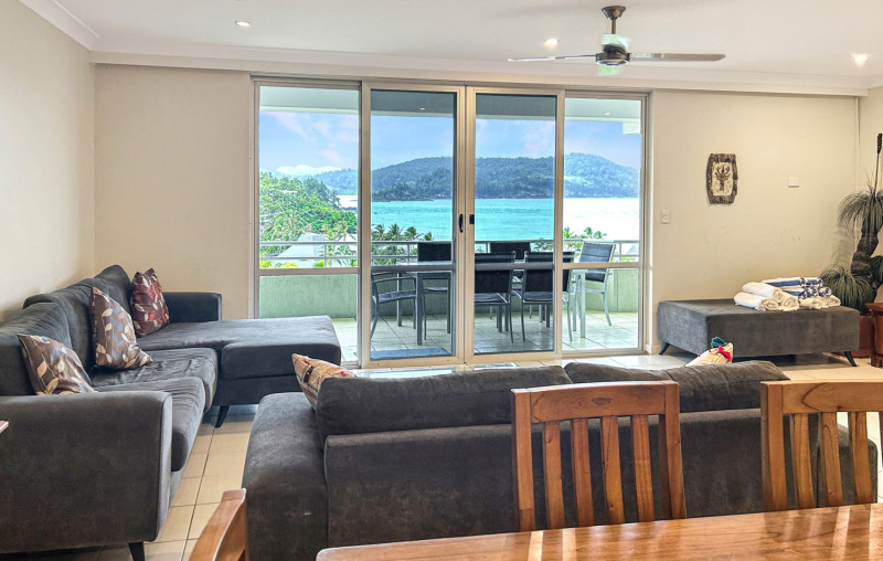 Poinciana 212 Couch 3