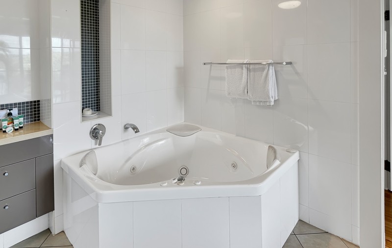 dc62541053a75a79e03b94aa52f33f7096fd3a66