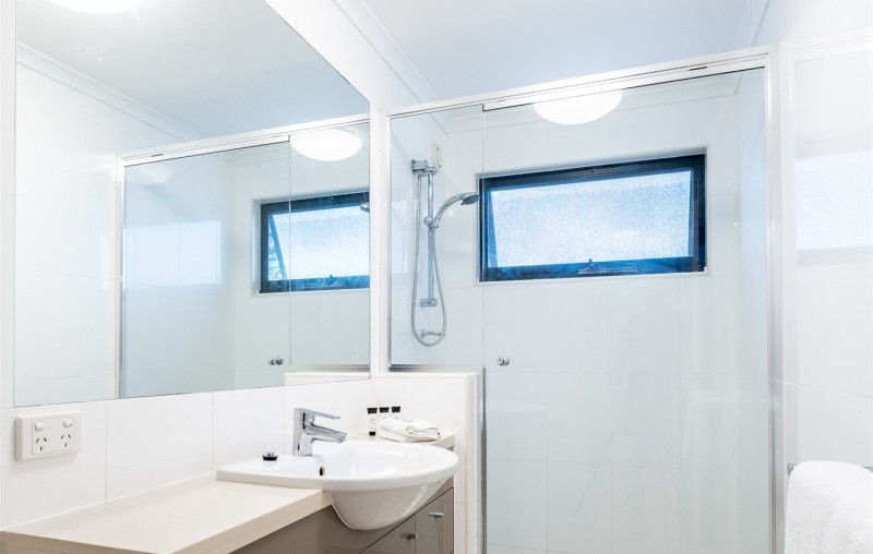 Shorelines 28 HR 0020