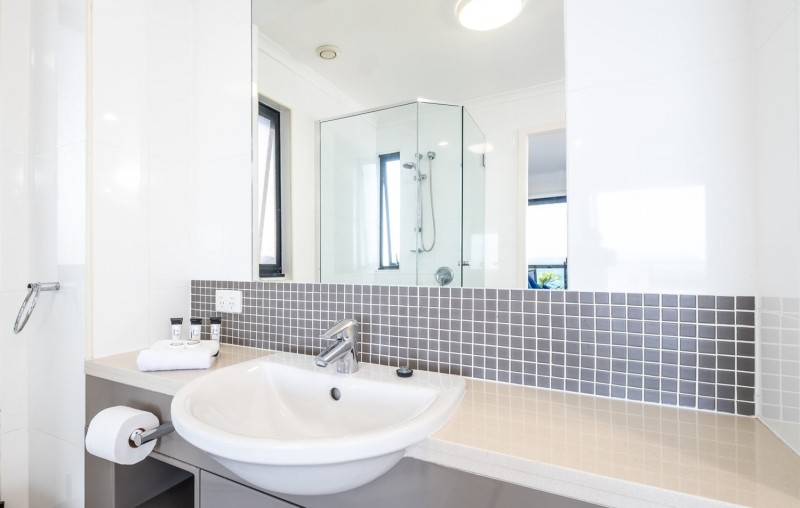 Shorelines 28 HR 0026